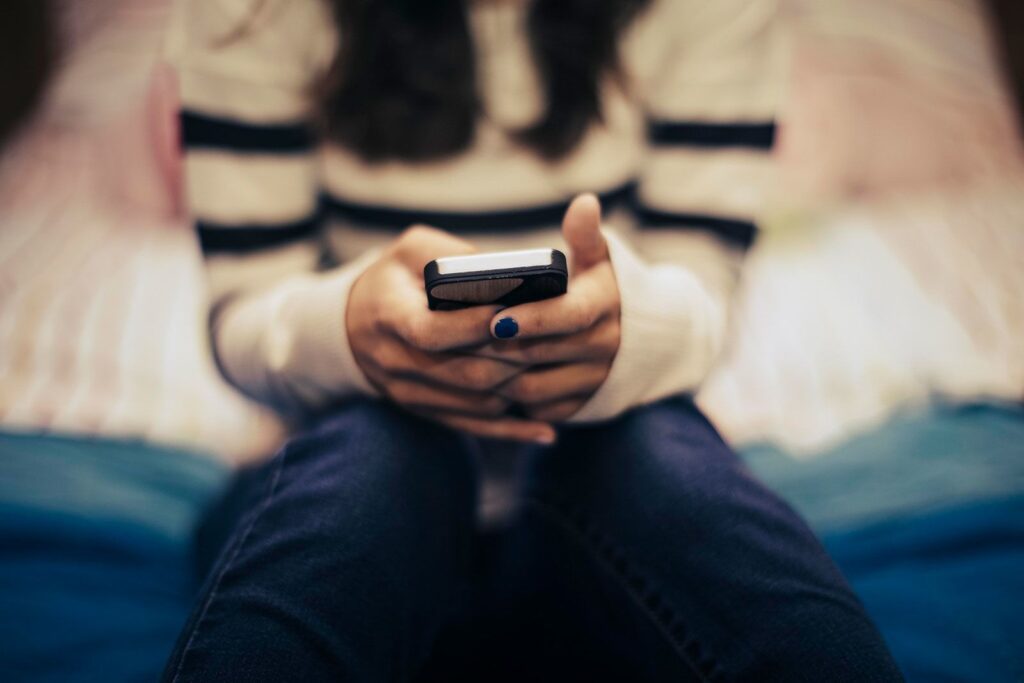 How internet addiction can affect your teen's brain, according to a new study